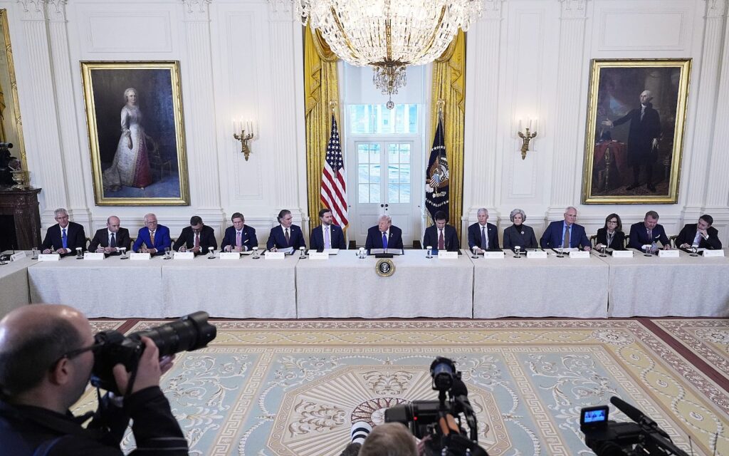 الخبراء يسحبون البساط من تحت ترامب… وعملية  فنزويلا تتحوّل إلى فضيحة